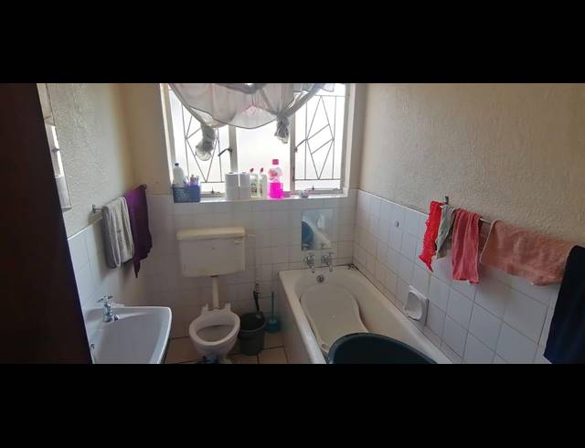 3 BEDROOM FLAT SOLD IN ELANDSHEUWEL